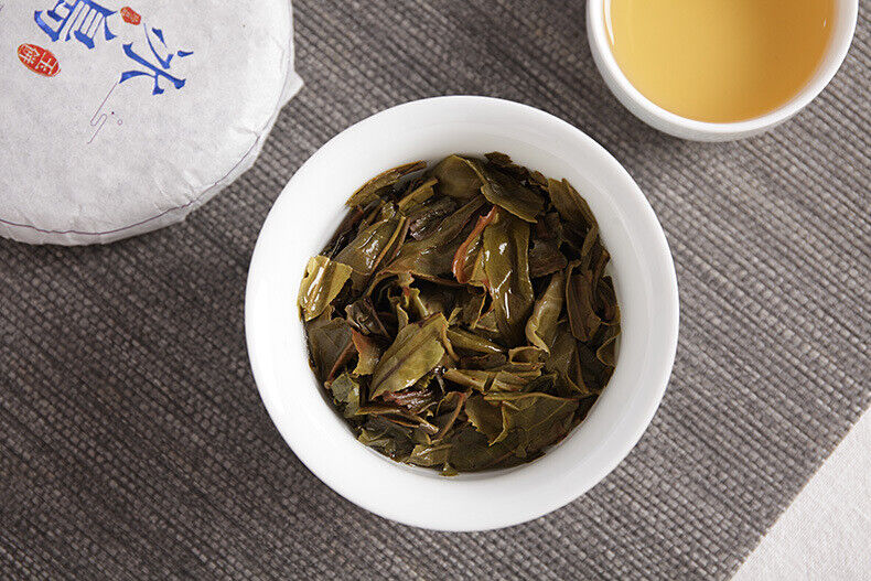 100g Small Iceland Puerh Raw Tea Large Old Tree Tea Cake Yunnan Puerh Tea