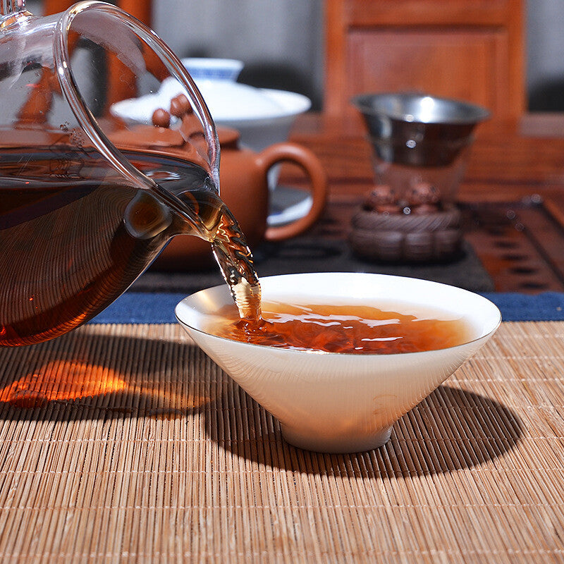 357g  Imperial Seal Cooked Tea Yunnan Pu'er Tea Big Leaf Tea Cake Main image