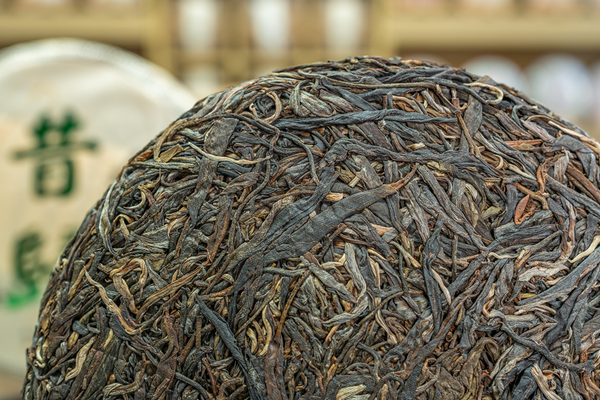 HelloYoung 357g Xigui Pu-erh Raw Tea Yunnan Ancient Tree Pu-erh Seven Seed Cake Tea