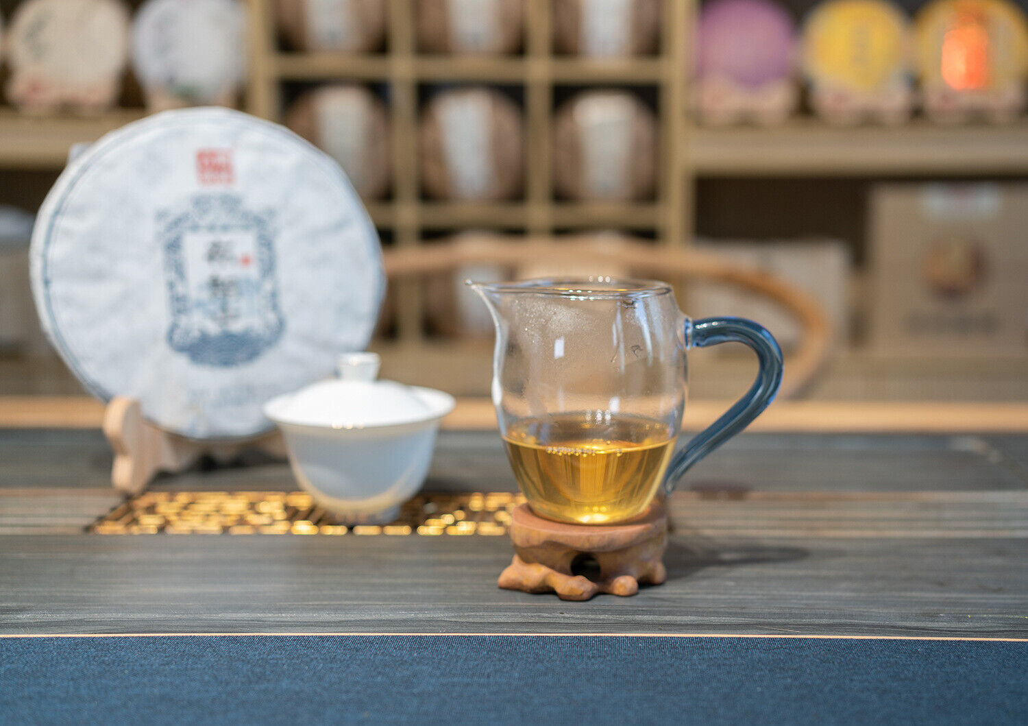 HelloYoung 357g Yunnan Pu'er Tea Raw Tea Bulang Mountain Ancient Tree Tea Cake