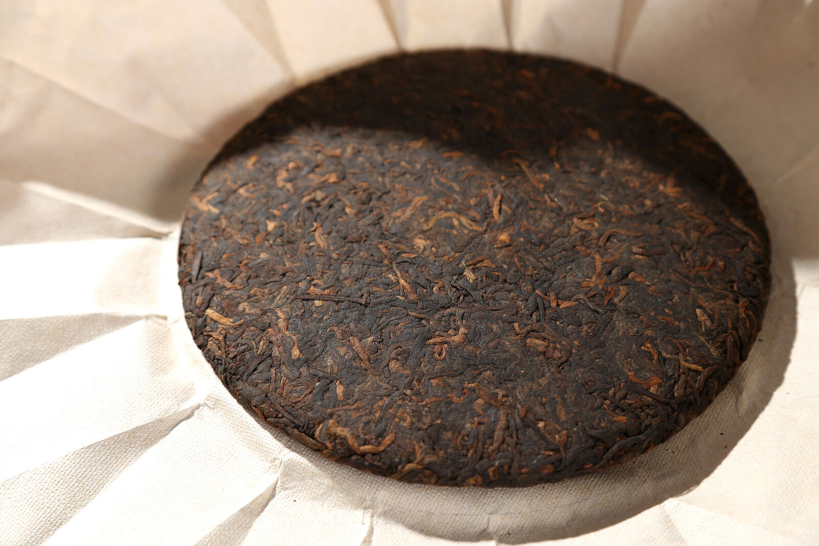 One Ripe Tea Cake Puerh Tea Ripe Tea 357g Secondary image