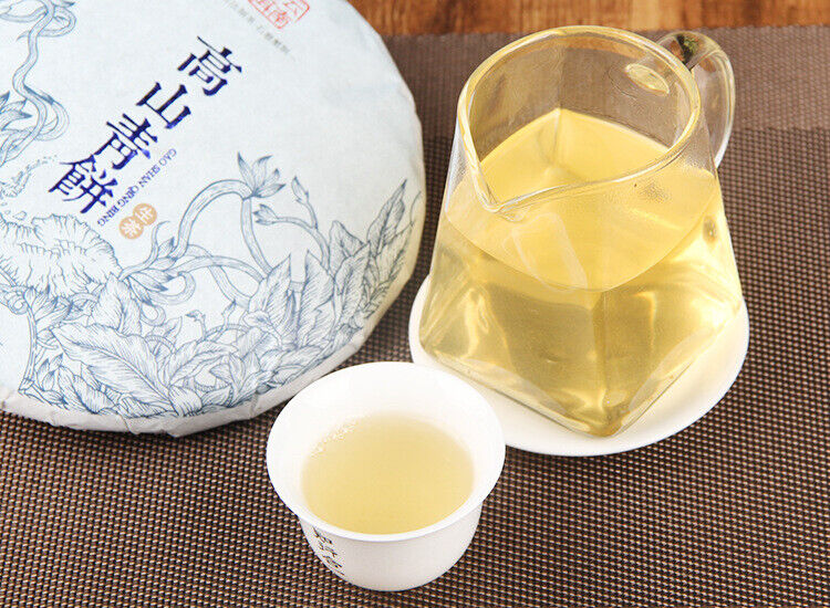 HelloYoung Yunnan Menghai Pu'er Raw Tea Cake Black Tea 357g 易武高山青饼