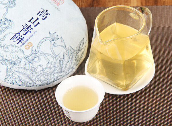 HelloYoung Yunnan Menghai Pu'er Raw Tea Cake Black Tea 357g 易武高山青饼
