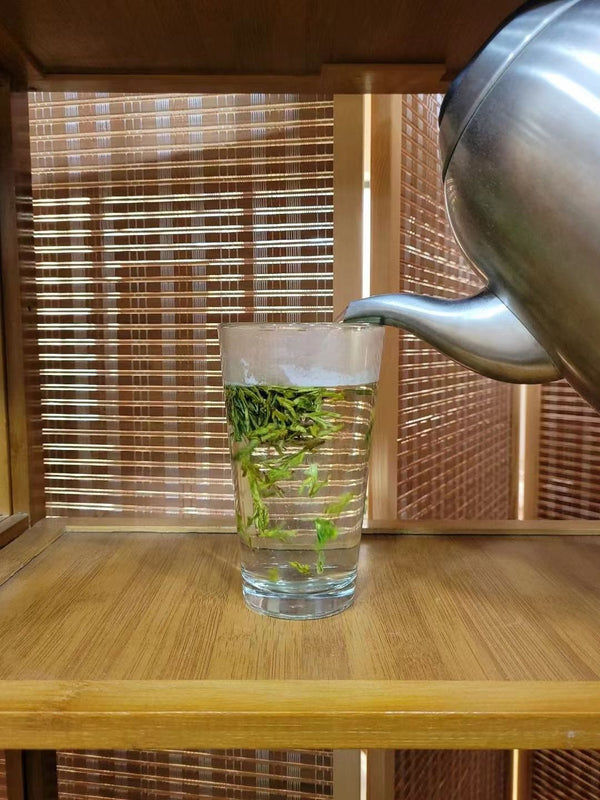 2025 West Lake Longjing First Flush 50g Natural Green Tea Fresh Spring Harvest