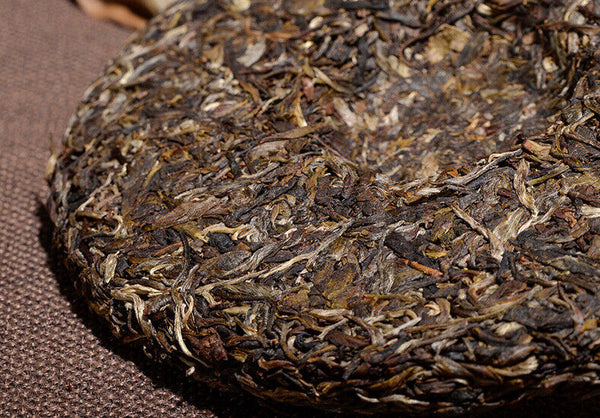 Yunnan Pu'er Tea Raw Tea Cake 357g Ancient Tree Tea Raw Tea Healthy Drink