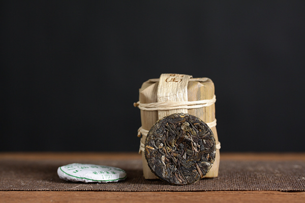 HelloYoung 672g Linglong Seven Cakes Raw Tea Yunnan Pu'er Tea Menghai 8g Mini Small Cakes