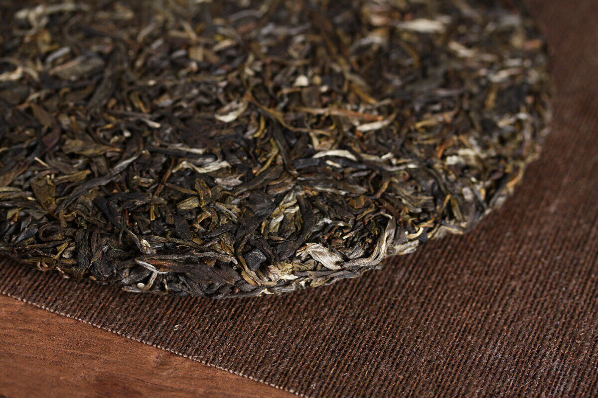 HelloYoung 357g Yunnan Pu'er tea leaves arborvitae old tree Lao Ban Zhang raw  cake tea