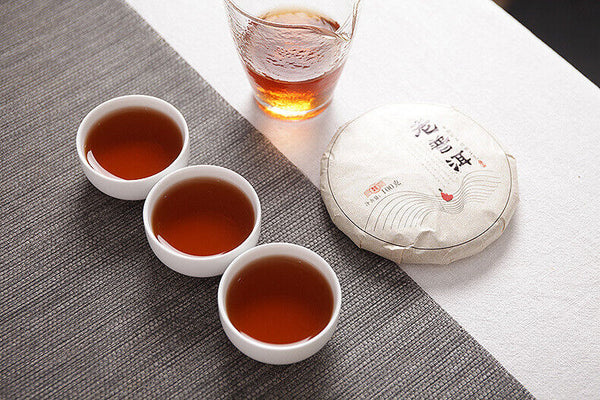 HelloYoung Yunnan Pu'er Tea Menghai Ripe Tea 100g Old Pu'er Ripe Cake Big Tree Old Tree