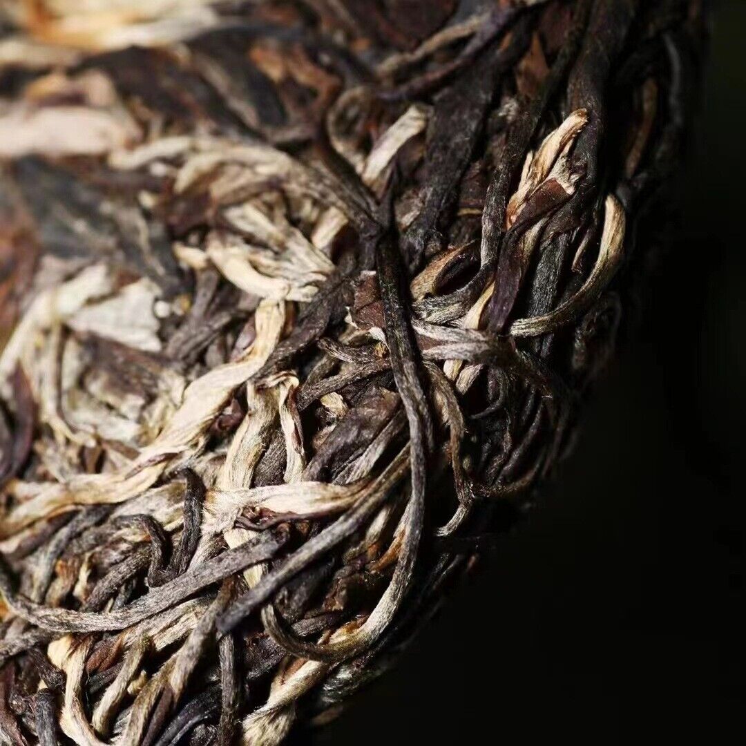 HelloYoung Yunnan Mannuo Pu'er Tea Raw Pu'er Tea Cake 200g Menghai Pu'er Tea Cake Secondary image