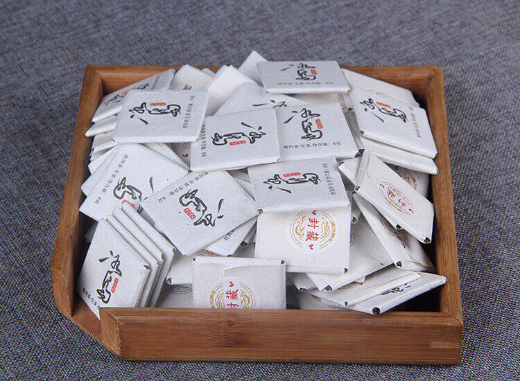 HelloYoung Small Icelandic Square Brick Pu-erh Raw Tea Flakes 小冰岛方砖普洱生茶薄片 22年头春古树茶云南普洱茶