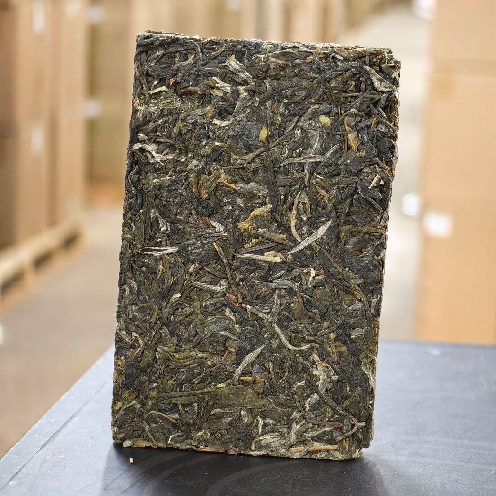 250g Yiwu Ancient Tree Spring Harvest 2021 Yunnan Pu-erh Tea Raw Cake Secondary image