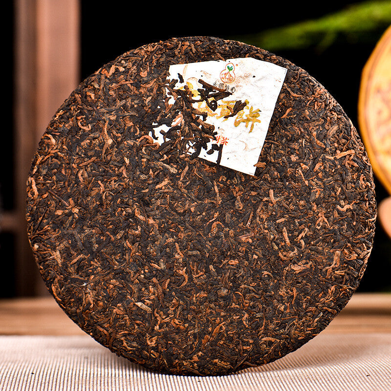 357g Pu'er Ripe Tea Ancient Tree Imperial Tribute Cake Yunnan Menghai Qizi Cake Secondary image