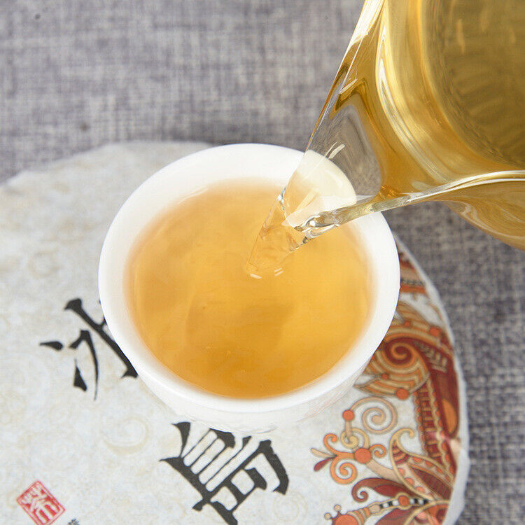 HelloYoung Pu'er Tea Raw Tea Cake 200g Icelandic Raw Tea Cake Arborvitae Large Tree Tea Secondary image