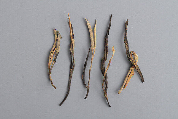 HelloYoung 500g Yunnan Dian Hong JD58 raw material Pine needles One bud one leaf (No.1)