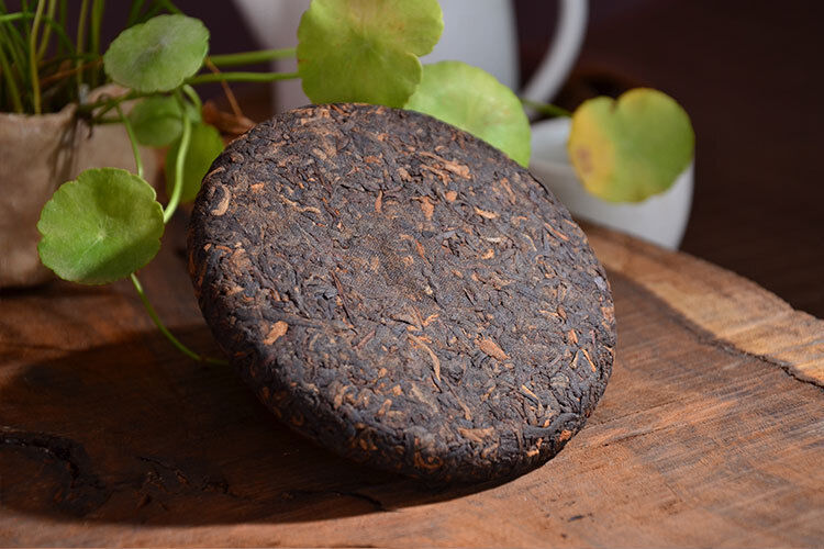 HelloYoung High Quality Puerh Ripe Tea Cake Golden Bud Tea Cake 100g