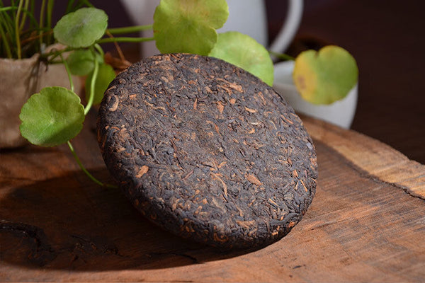 HelloYoung High Quality Puerh Ripe Tea Cake Golden Bud Tea Cake 100g