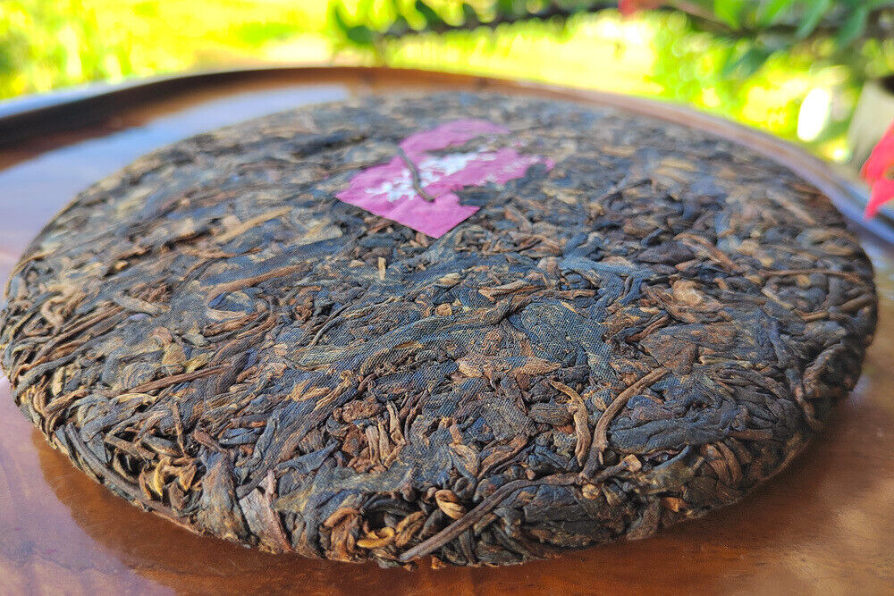 HelloYoung 357g Lao Man'e ancient tea Menghai seven cakes ripe Brown Mountain ripe tea cake