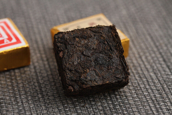 HelloYoung Menghai Pu'er ripe tea small square brick tea leaves sinensis word Pu'er tuocha