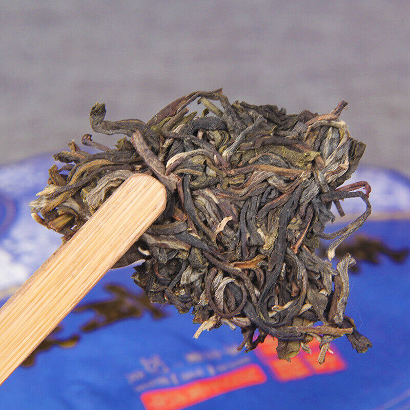 HelloYoung 357g Yunnan Puer Raw Tea 普洱生茶 古六大茶山之首革登青饼早春古树茶生普357g Secondary image