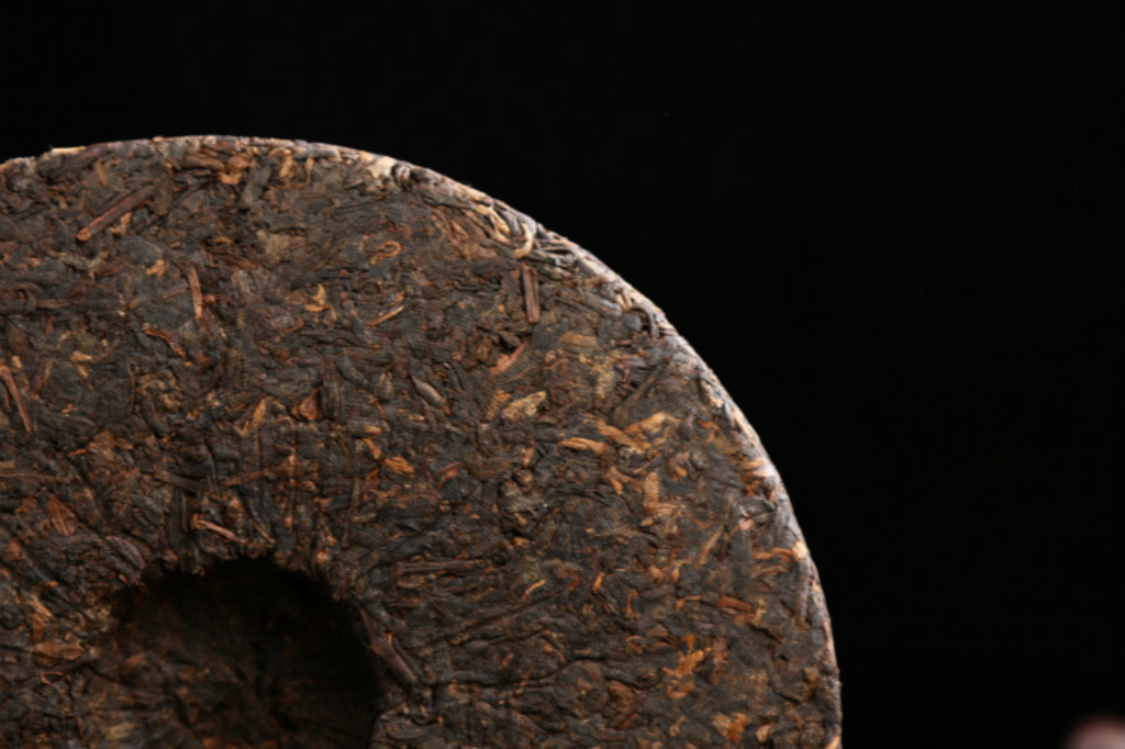 HelloYoung 357g Puerh Dry Storage Menghai Mountain Mellow Ripe Tea Yunnan Seven Seed Cake
