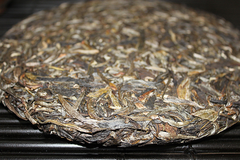 HelloYoung 357g Yunnan Pu'er Tea Iceland Pu'er Tea Big Tree Raw Tea