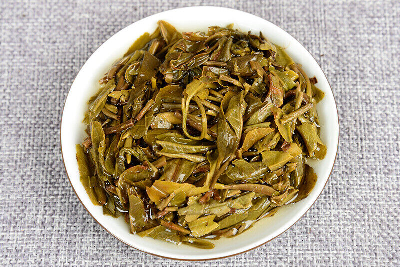 HelloYoung 200g Yunnan Pu'er Seven Seed Cake Tea High Pole Raw Tea Cake Early Spring Tea