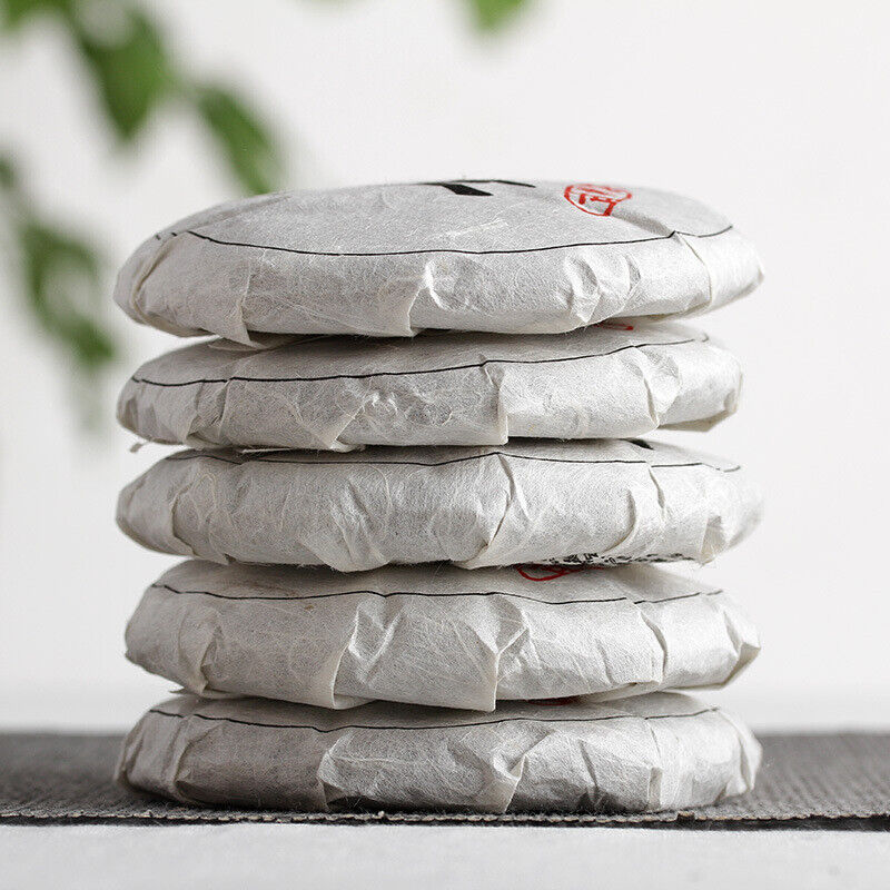 HelloYoung 50g Yunnan Pu'er Tea (Craft) Xiao Yiwu Raw Tea Cake Big Tree Tea