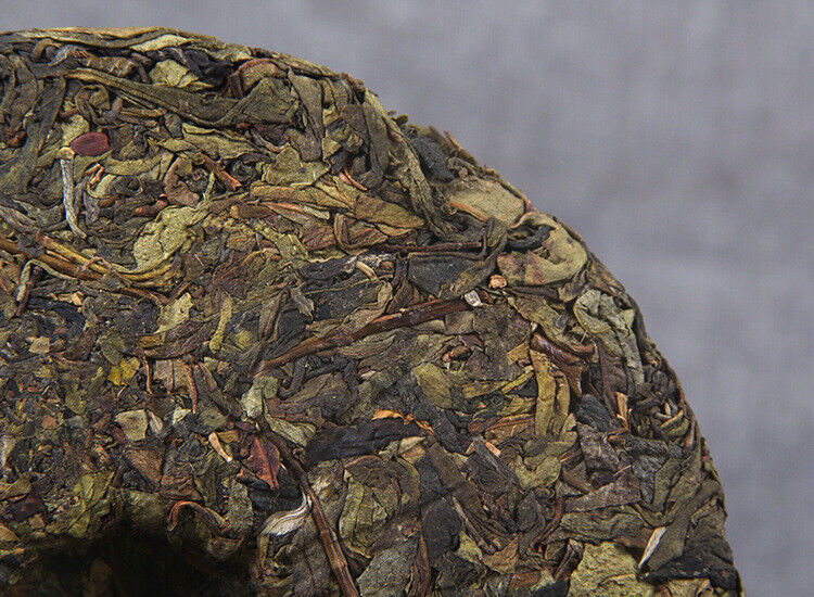 HelloYoung 357g Yunnan Pu'er Raw Tea Seven Seed Cake Tea Leaves Lincang Iceland Gold Leaf