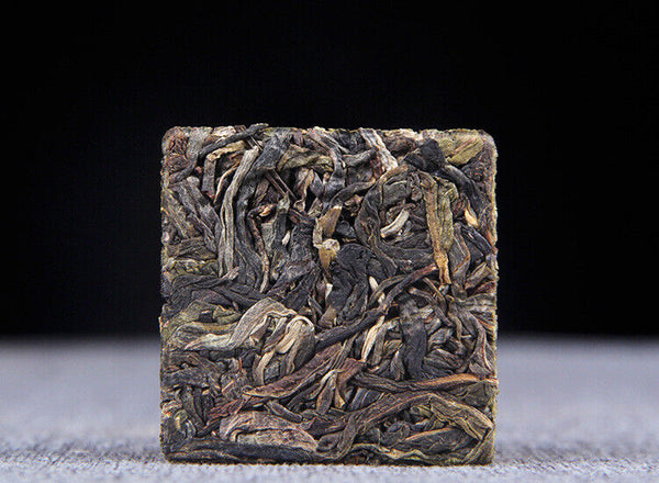 HelloYoung Small Icelandic Square Brick Pu-erh Raw Tea Flakes 小冰岛方砖普洱生茶薄片 22年头春古树茶云南普洱茶