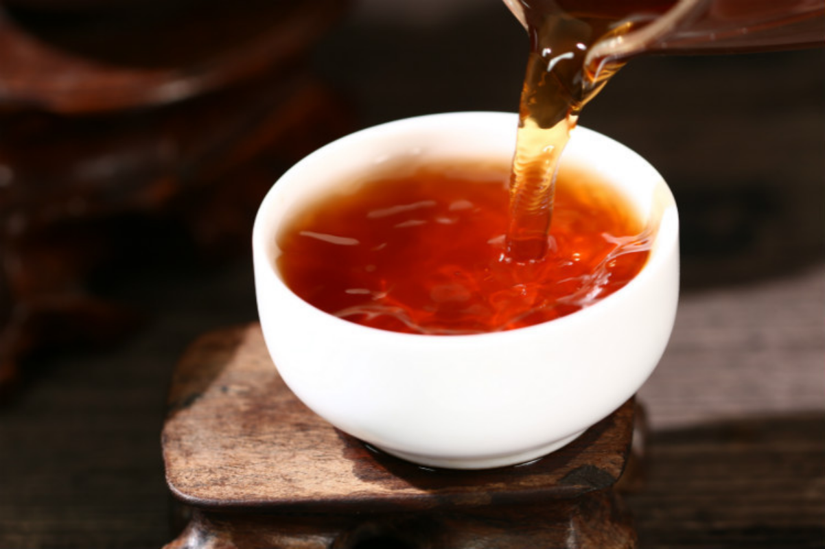 HelloYoung Yunnan Pu'er Tea 100g Ripe Cake Aged Old Tree Tea Golden Bud Ripe Tea