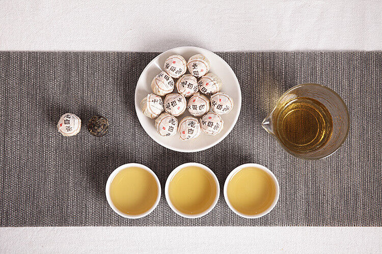HelloYoung Yunnan Pu'er tea Fuding white tea process white peony old white tea dragon pearl