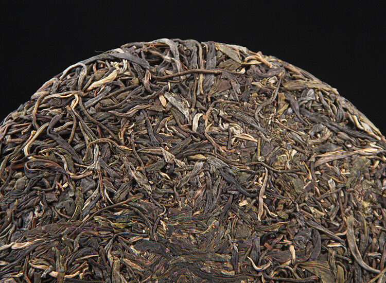 HelloYoung Yunnan Menghai Pu'er Raw Tea Cake Black Tea 357g 易武高山青饼