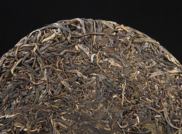 HelloYoung Yunnan Menghai Pu'er Raw Tea Cake Black Tea 357g 易武高山青饼