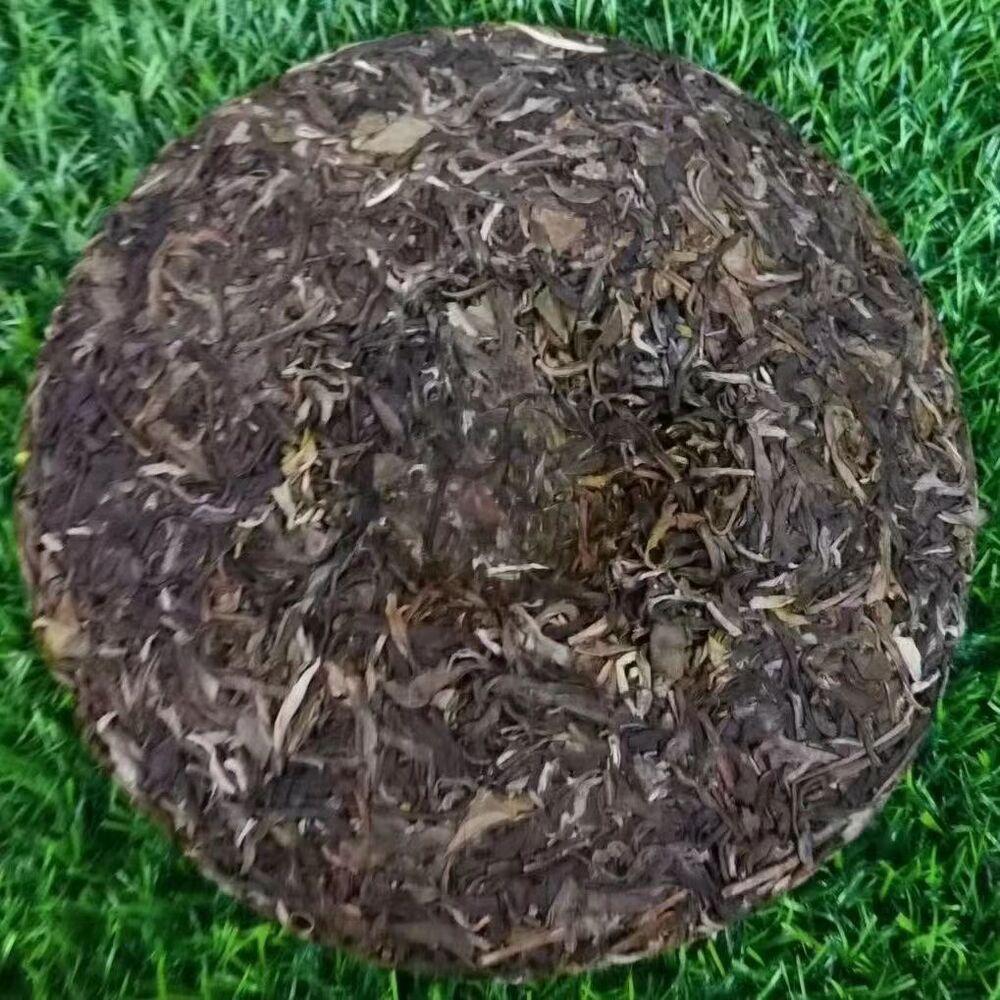 2013 Nannuoshan Raw Pu-erh Tea Cake Aged Puer Cake Tea Yunnan Puerh Raw Tea 357g