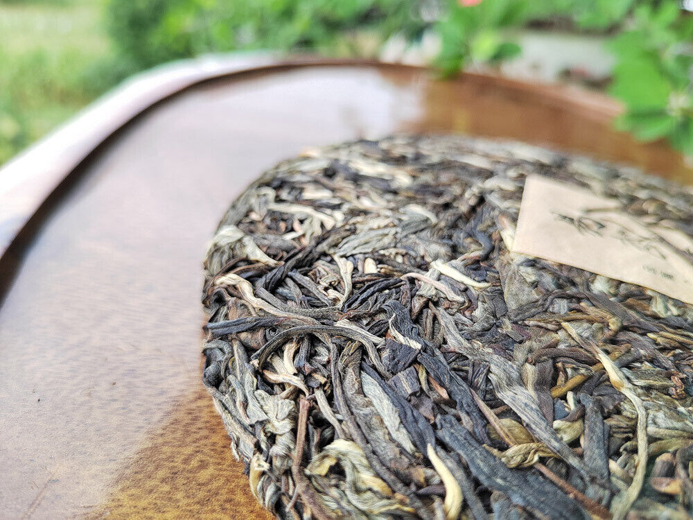 HelloYoung 357g Yiwu Pu'er Tea Ancient Tree Pu'er Raw Tea Cake Yunnan Qizi Cake Pu'er Tea