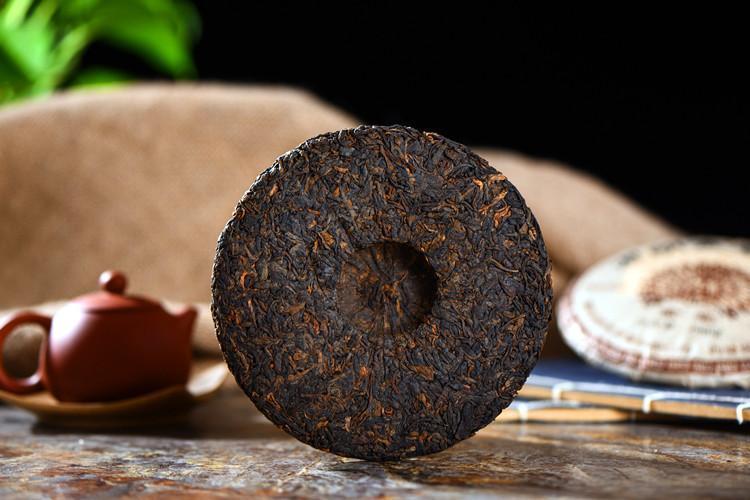 HelloYoungYunnan Pu-erh tea Pu'er ripe tea Jinmao Gong cake brown tree cooked old tea cake