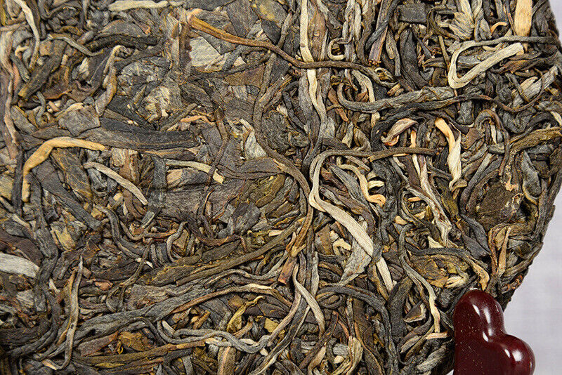 HelloYoung 200g Yunnan Pu'er Seven Seed Cake Tea High Pole Raw Tea Cake Early Spring Tea
