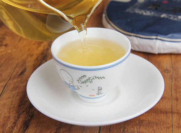 HelloYoung 200g Tea Cake Yunnan Pu'er Raw Tea Cake
