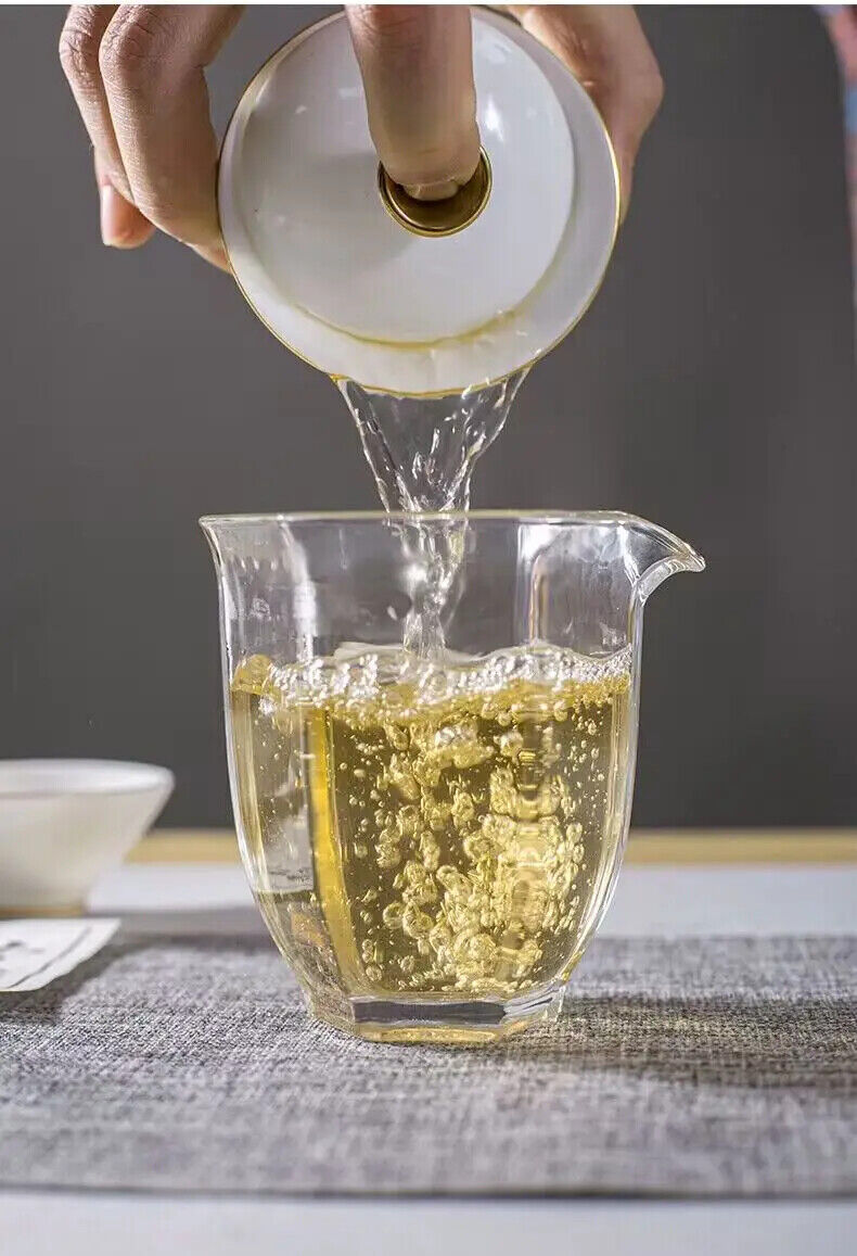 357g Yunnan Yiwu Peacock Puerh Cake Sheng Puer Tea Compressed Raw Puer Tea Cake