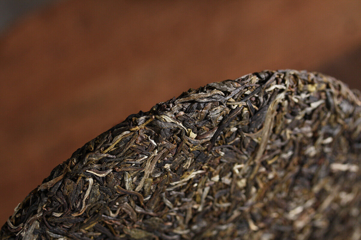 HelloYoung 357g Yunnan Pu'er tea leaves arborvitae old tree Lao Ban Zhang raw  cake tea
