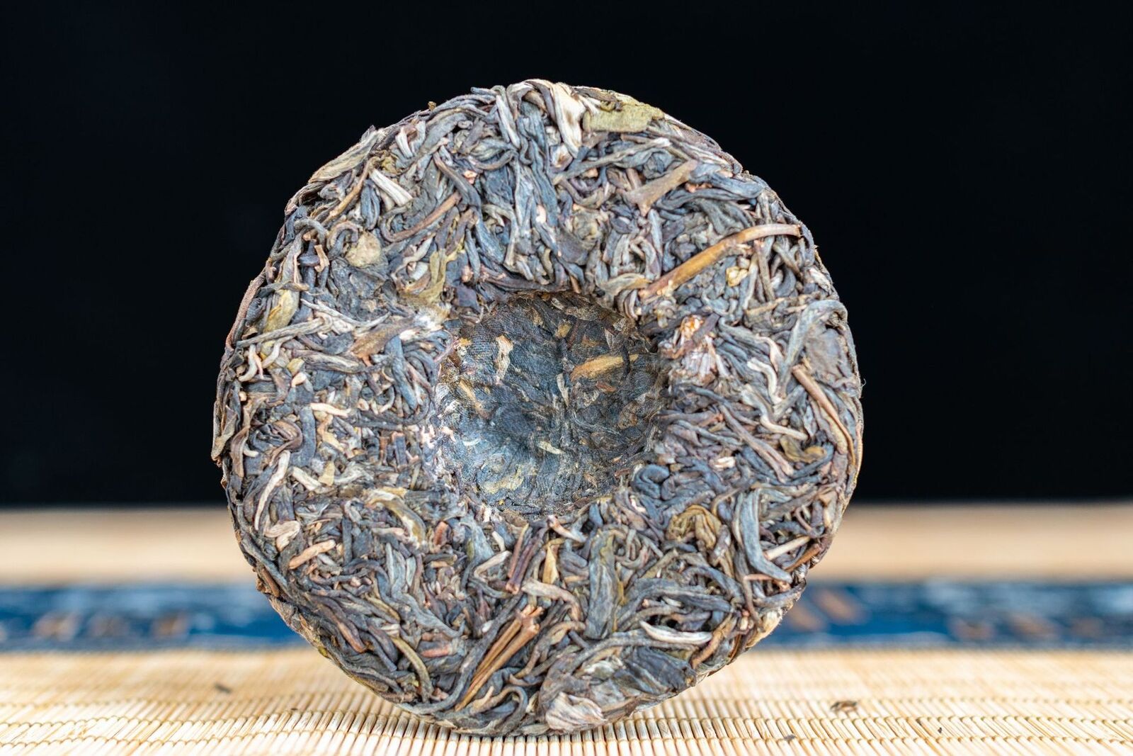 HelloYoung 100g Pu-erh Raw Tea Tea Cake Yunnan Iceland Ancient Tree Pu-erh Tea Leaves