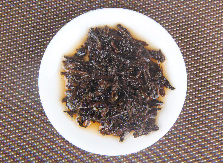 HelloYoung 357g Yunnan Pu'er Ripe Tea Cake 云南普洱熟茶西双版纳茶区年春茶357g御贡金饼 普洱熟茶