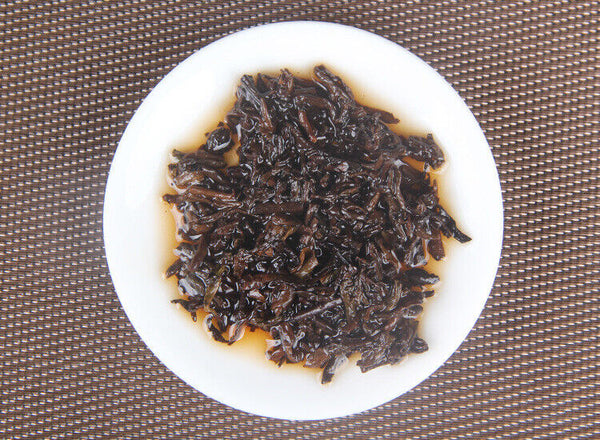 HelloYoung 357g Yunnan Pu'er Ripe Tea Cake 云南普洱熟茶西双版纳茶区年春茶357g御贡金饼 普洱熟茶