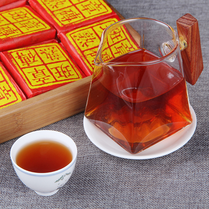 HelloYoung Cooked Tea Class Seal Golden Bud Ancient Tree Tea 36g * 10 Pu'er Tea Brick Old
