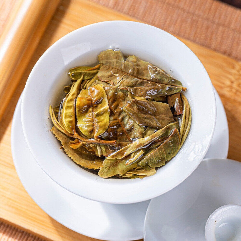 Ancient Tree Pu Erh Raw White Tea Honey Aroma Sweet Aftertaste Large Leaf