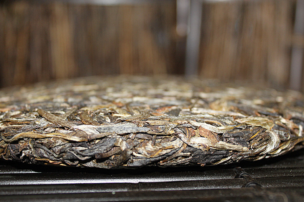 HelloYoung 357g High Quality Tea Cake Yunnan Pu'er Tea Pu'er Raw Tea