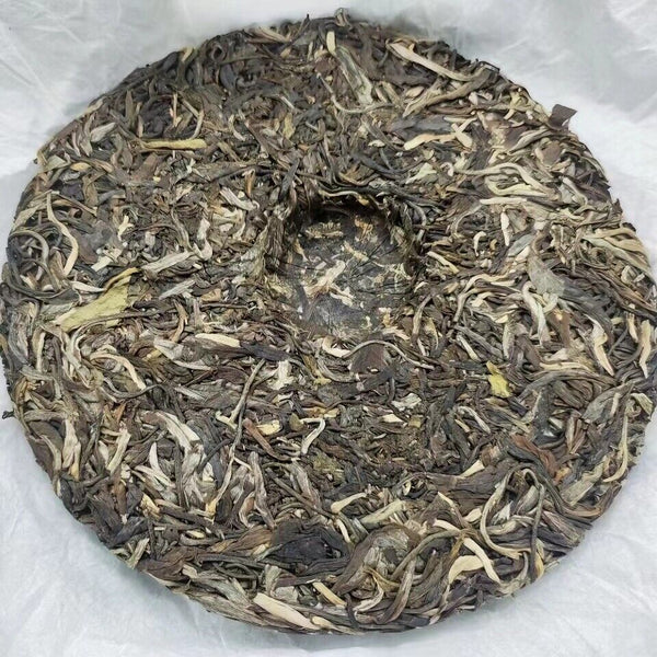 HelloYoung Yunnan Tea Yiwu High Pole Pu'er Tea Raw Tea 357g Cake Tea