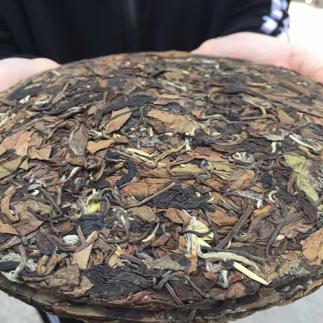 Fuding Gongmei white cake tea sun white tea Natural Puer Tea Cake 100g/3.52oz Secondary image