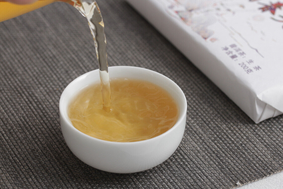 HelloYoung 200g Yunnan Pu'er Tea Bulang Spring Tip Pu'er Raw Brick Pre-Mingling Spring Tea