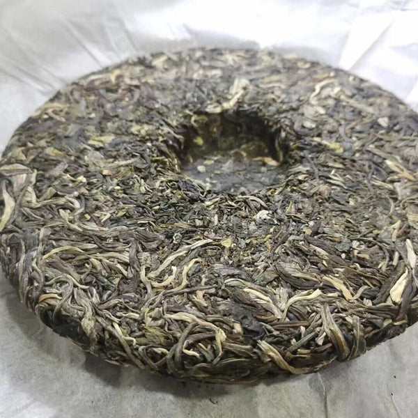HelloYoung Yunnan Tea Puerh Yibang Cat's Ear Pu-erh Raw Tea 357g Cake Tea